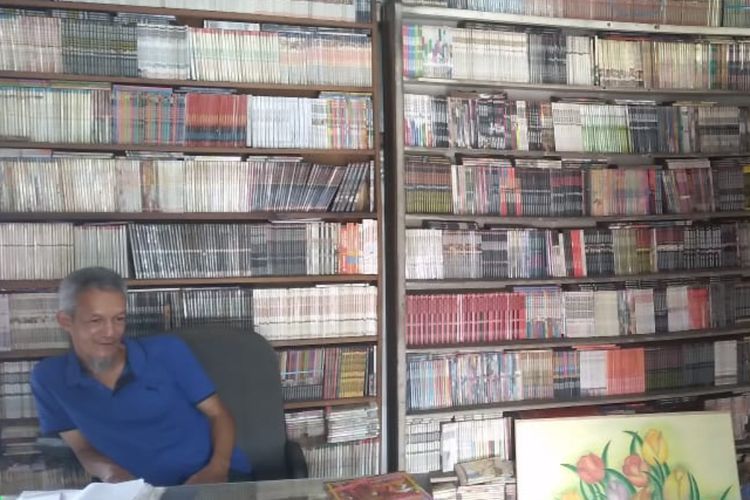 Cerita Haru Pak Oce, Pemilik Rental Komik Satu-satunya di Jember: Bertahan karena Cinta