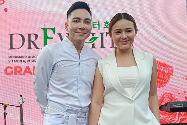 Cerita Amanda Manopo dan dr.Ekles Bikin Minuman Kolagen untuk Pencerah Kulit