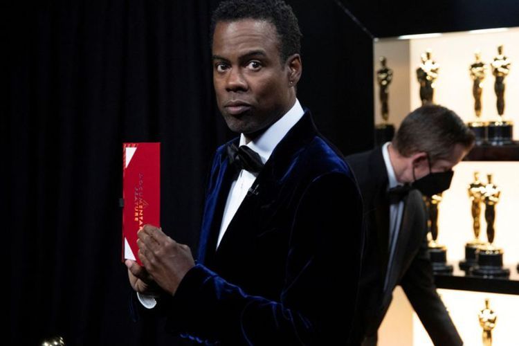 Chris Rock Serang Balik Will Smith Lewat Stand Up Comedy Pasca Setahun Insiden di Oscar
