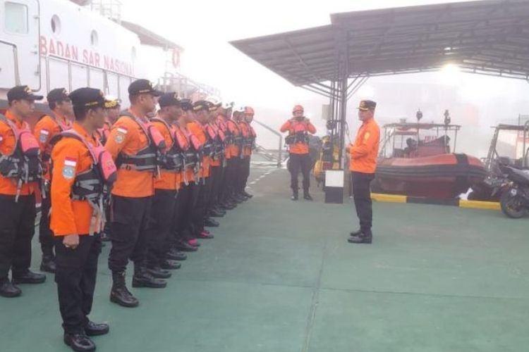 Evakuasi Korban Tanah Longsor, Basarnas Pontianak Kirim Tim Penyelamat ke Natuna