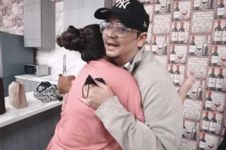 Diajak Ashanty Umroh, Indra Bekti Ngaku Dejavu Pernah Mimpi Naik Pesawat & Ngobrol Bareng