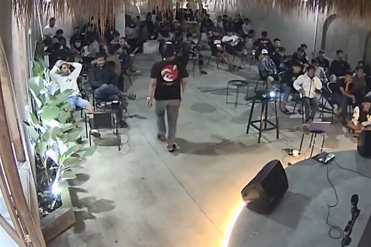 Viral Video CCTV Bikin HP Mati, Kok Bawa Nama Bjorka?