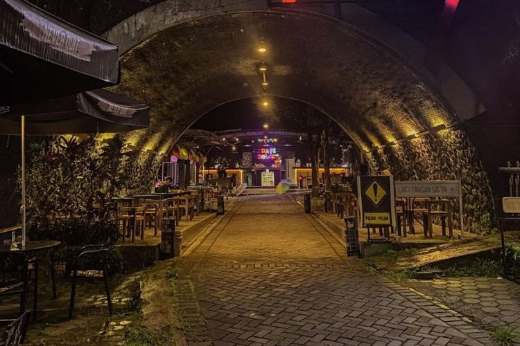 Nih Rekomendasi Tempat Ngopi di Bawah Terowongan Jembatan, Namanya Kafe Kolong Jember