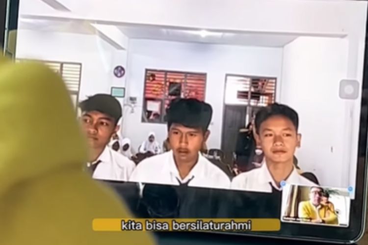 Siswa SMP yang Viral karena Patungan Beli Sepatu untuk Temannya Dihadiahi Rp25 Juta