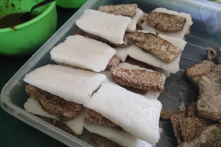 Kampel, Kuliner Ketupat Goreng Khas Purwokerto Rasanya Gurih Enak