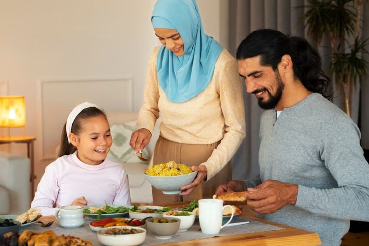 Demi Kesehatan, Pakar Gizi Sarankan Atur Pola Makan Selama Menjalani Puasa Ramadhan