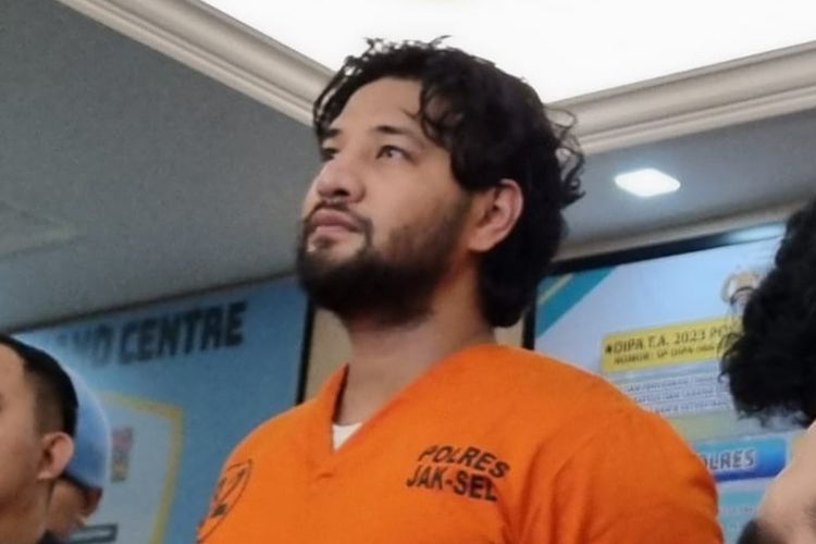 Usai Ammar Zoni, Peramal Sebut Ada Artis Pria dan Wanita Bakal Ikut Terseret Narkoba