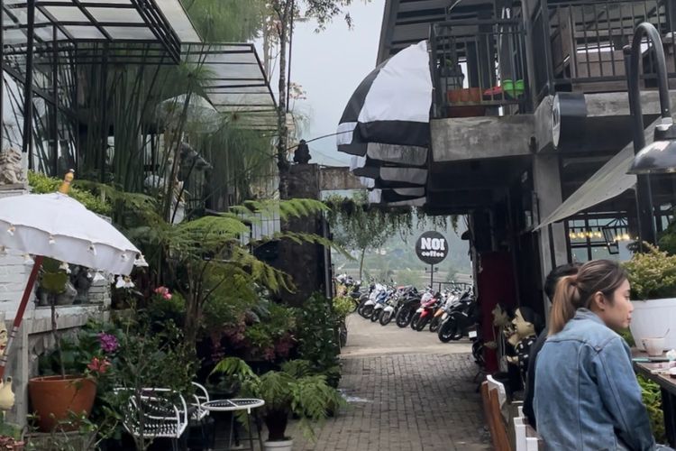 Mau Ngopi Sambil Nikmati Kabut dan Udara Dingin? Cobain ke Noi Coffee Kota Batu