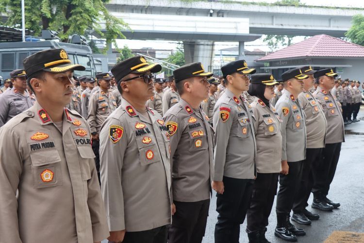 Demi Tampung Curhatan Warga, Polres Jakarta Barat Kerahkan 587 Polisi RW