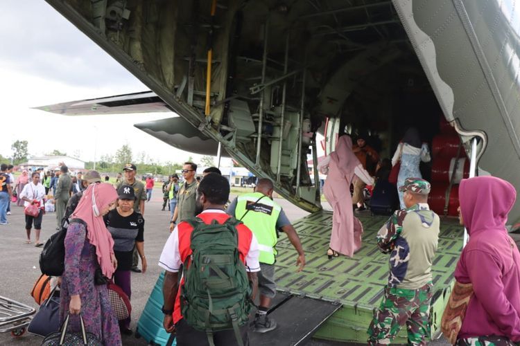 Penerbangan di Yahukimo Lumpuh karena Ulah KKB, Pesawat Hercules Dikerahkan