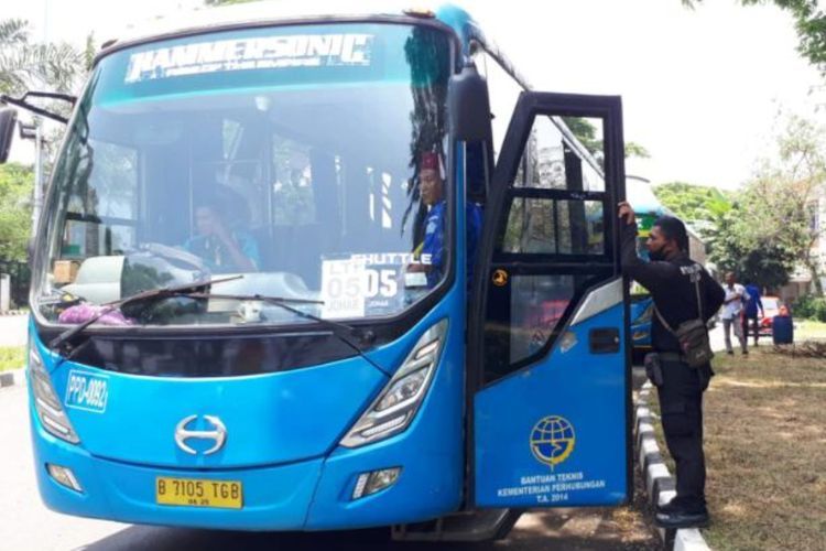 Shuttle Bus Jadi Andalan Penonton Konser Hammersonic Fest Menuju Lokasi Pantai Karnaval
