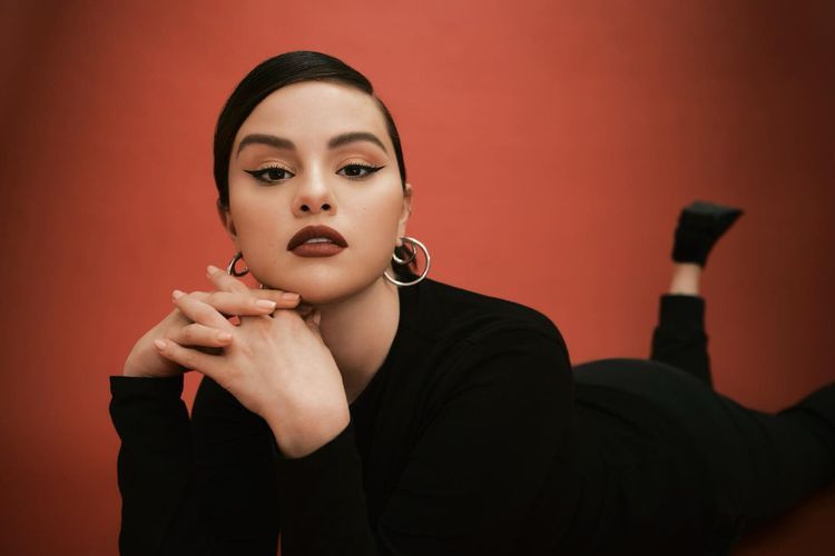 Selena Gomez Pecahkan Rekor, Jadi Wanita Pertama dengan Followers Terbanyak 400 Juta
