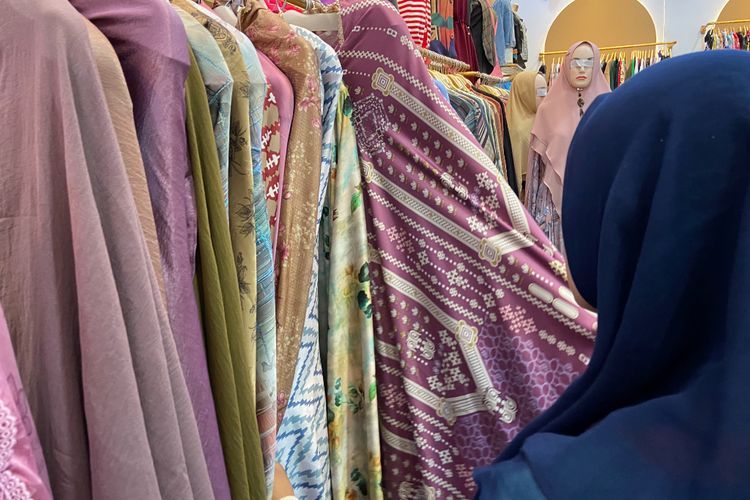 Jelang Ramadhan, Penjual Mukena di Parepare Panen Cuan, Sehari Terjual Lebih dari 100 Pcs!
