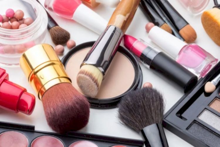 Waspada! Kandungan di Produk Kosmetik Ini Bisa Sebabkan Kanker, di Lipstik hingga Blush On