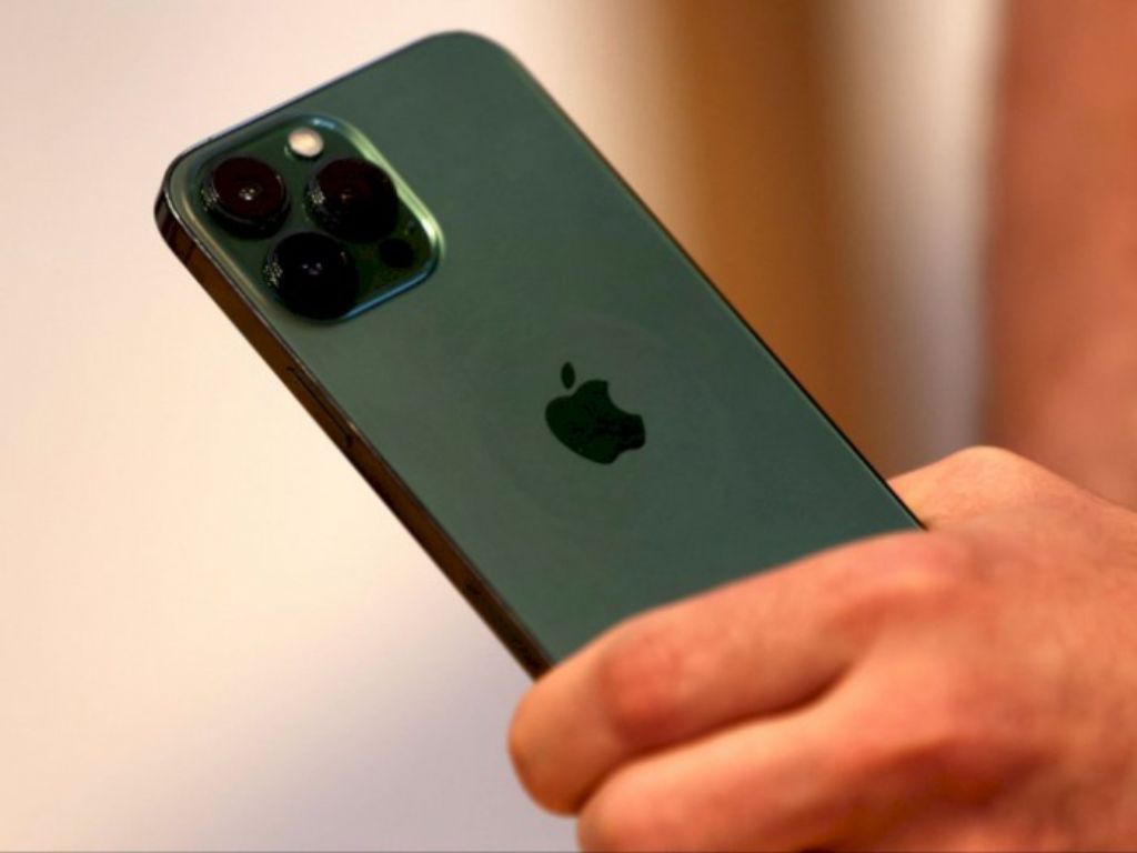 Apple Menyerah ke Uni Eropa! iPhone 15 Bakal Usung USB Type C