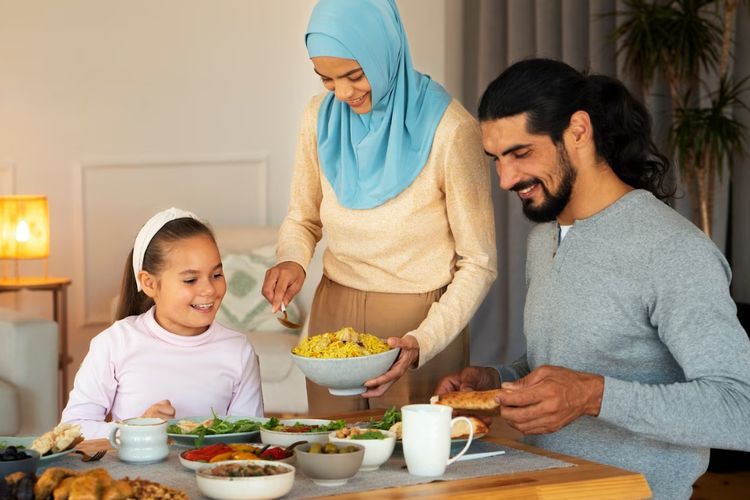 Welcome Ramadan! Ini 7 Tips Puasa agar Tubuh Tetap Sehat dan Bugar