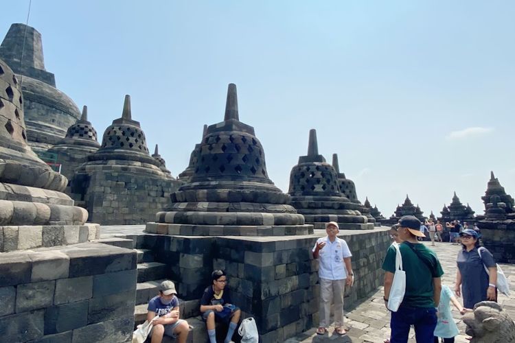 3 Tahun Ditutup, Sekarang Wisatawan Diperbolehkan Naik ke Puncak Candi Borobudur