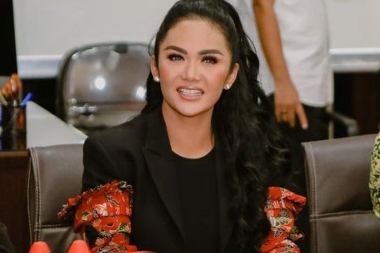 Usai Tuai Kritikan, Krisdayanti Beri Penjelasan soal Kasih Kopi ke Ameena