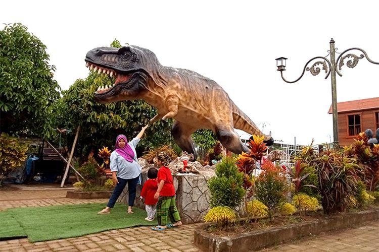 Dinosaurus Park Tulungagung, Lokasi Wisata yang Ramah Anak dan Lansia