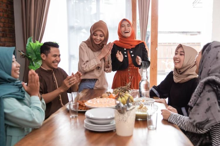 Biar Pengeluaran Gak Bengkak, Ini Tips Atur Budget Bukber saat Ramadan