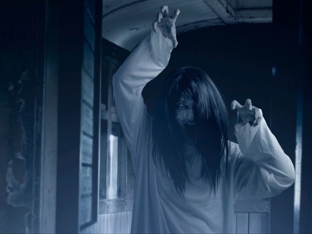 Merinding! Bocah Ini Histeris Diganggu Hantu Wanita Menyeramkan, Wajahnya Hancur