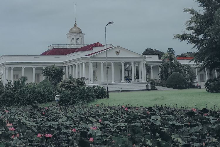 Kebun Raya Bogor, Tempat Healing yang Sejuk dan Dekat Kota: Awas Ada Makam Keramat Juga!