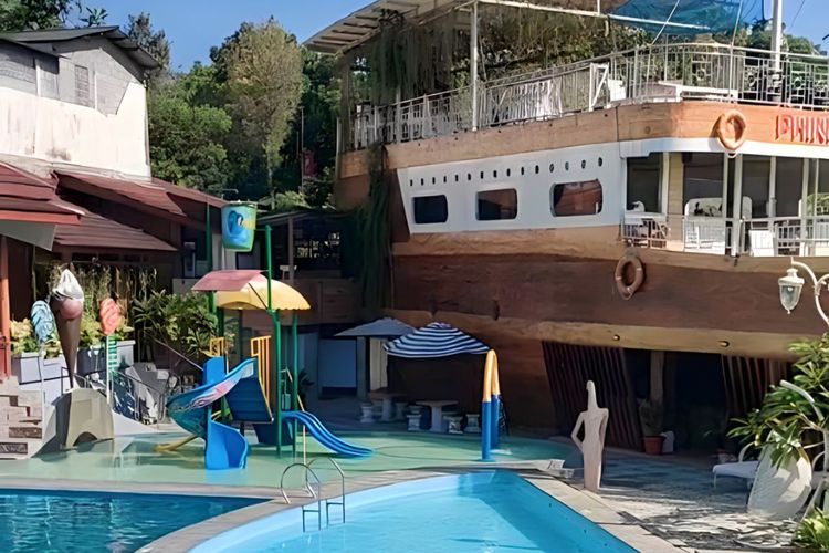 Nikmati Sensasi Berenang di Dalam Resto Yogyakarta, Keren Viewnya Kapal Pinishi