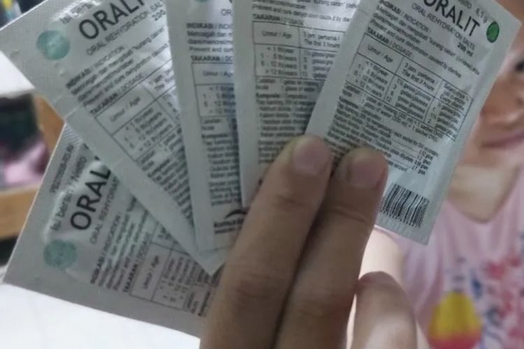 Jadi Barang Langka Usai 'Hack' Puasa, Begini Cara Bikin Oralit Sendiri di Rumah