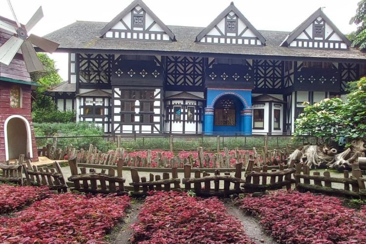 Lembang Farm House Tawarkan Konsep Liburan Pedesaan, Asiknya Ada Gembok Cinta
