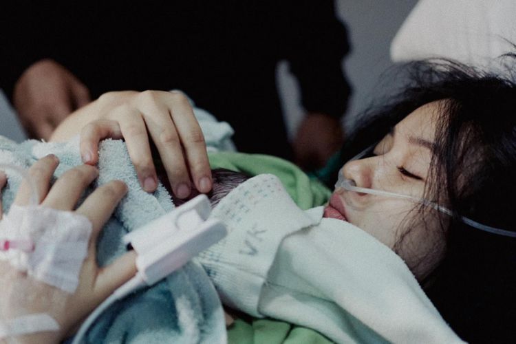 Adinda Azani Melahirkan Anak Pertama, Nama Panjang Si Bayi Jadi Sorotan