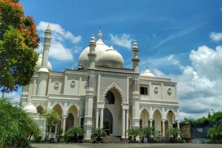Keunikan Masjid Salman Alfarisi di Karangwidoro, Pintu Utamanya Tak Umum dalam Arsitektur
