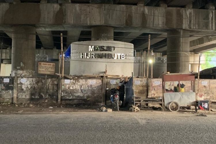 Masjid Bawah Jembatan Tol Buah Batu Bandung, dari Area Maksiat Jadi Tempat Ibadah