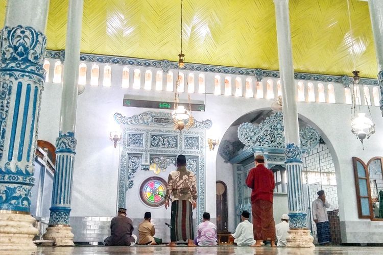 Wow, Terdapat Ornamen Ukiran di Masjid Al Muhajirin Tulungagung