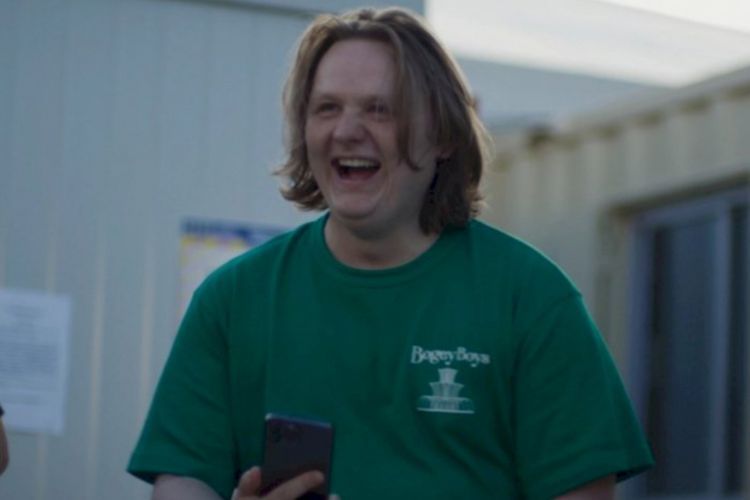Lewis Capaldi Berhenti Bermusik Jika Sindrom Tourette yang Dideritanya Makin Buruk