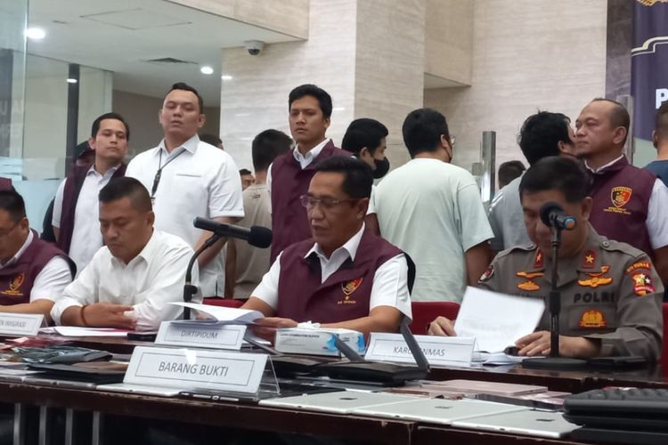 Bareskrim Polri Ciduk 55 WNA Sindikat Penipuan Online Jaringan Internasional