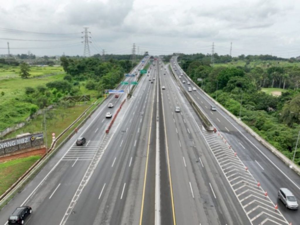 Simak Cara Benar Berkendara saat One Way di Jalur Tol, Jangan Sampai Salah!