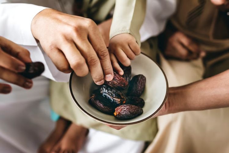 9 Manfaat Kurma Ajwa untuk Kesehatan dan Ibu Hamil, Simak! 