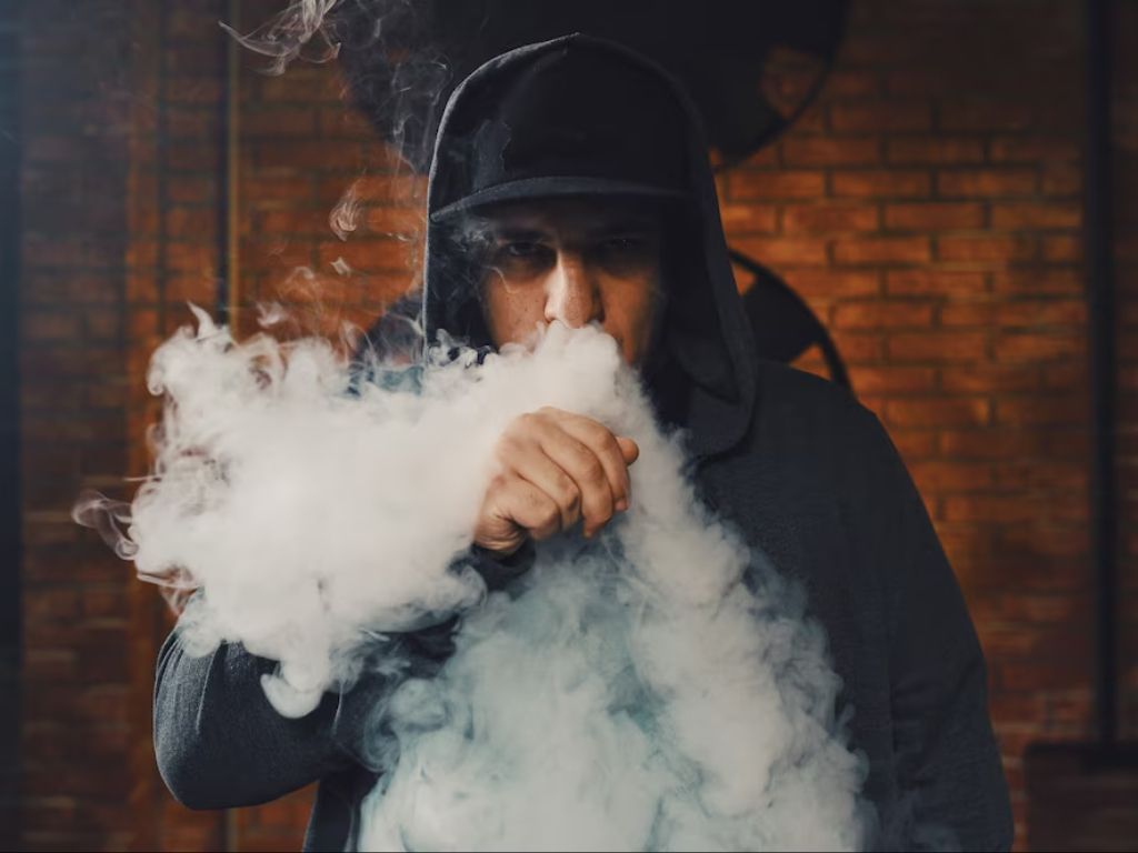 Waduh! Ngevape Ternyata Bikin Orang Rentan Terjerat Narkoba, Kok Bisa?