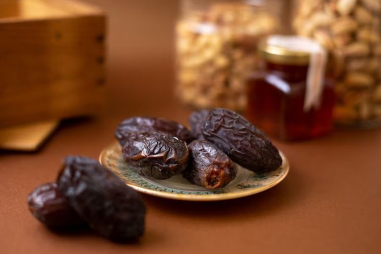 3 Cara Memilih Kurma yang Manis Alami, Ini Langkah Efektifnya! 
