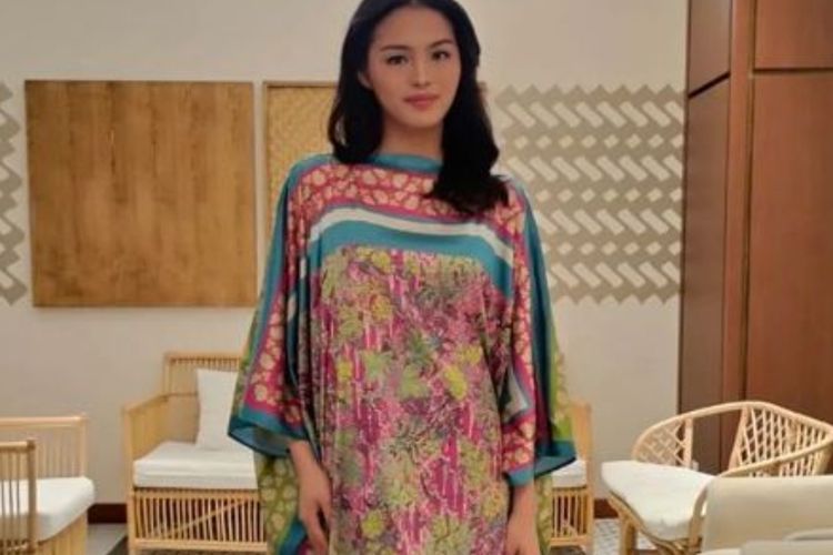 Indahnya Batik Koleksi Raya Alleira Gambarkan Hari Kemenangan Terbebas dari Pandemi