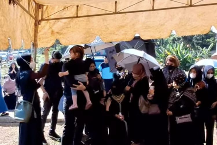 Papa Meninggal Dunia, Asmirandah: Sudah Gak Sakit Lagi
