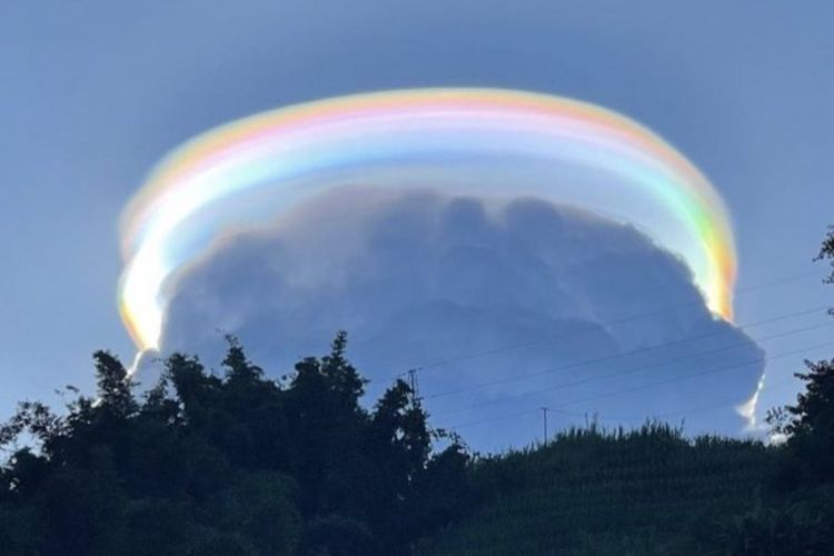 Indahnya Penampakan Pelangi Melingkari Awan di China, Fenomena Apa?