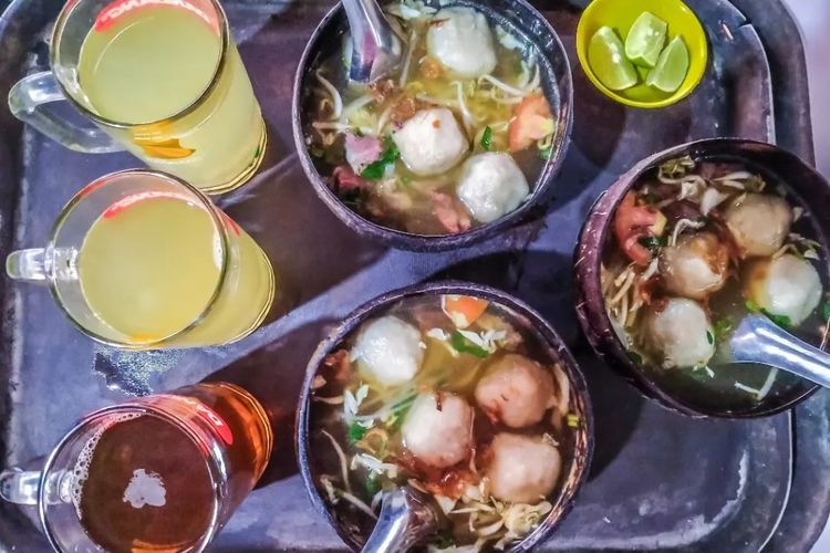 Memanjakan Lidah di Soto Batok dan Dawet Bu Yuni, Unik Wadahnya dari Tempurung Kelapa
