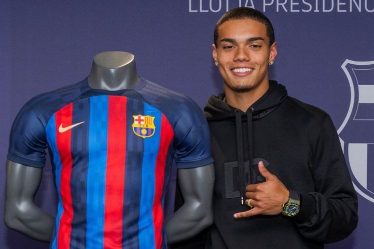 Intip Aksi Anak Ronaldinho di Barcelona, Langsung Curi Perhatian