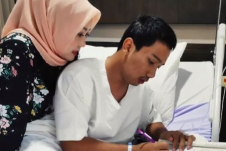 Sambil Menangis, Atalia Kenang Kebersamaannya dengan Eril Semasa hidup di Momen Wisuda 
