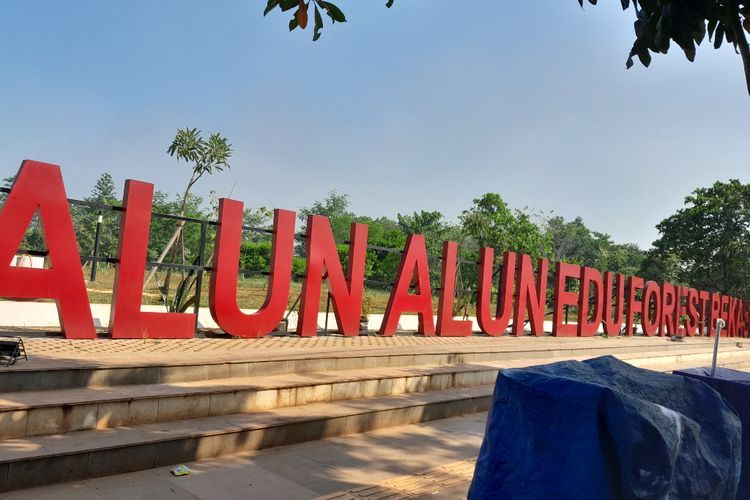 Alun-alun Eduforest, Tempat Nongkrong Baru Warga Bekasi dengan Fasilitas Lengkap