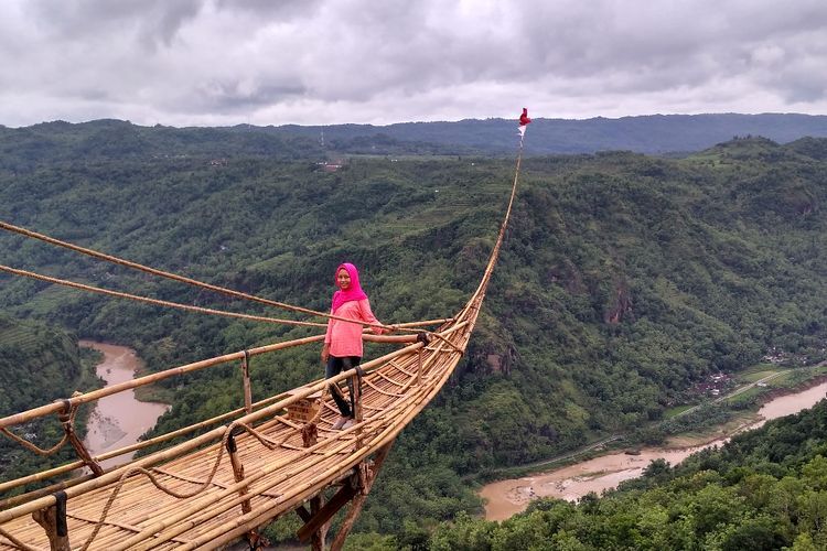 Jurang Tembelan Kanigoro, Spot Foto Hits di Bantul dengan View Hamparan Bukit Hijau