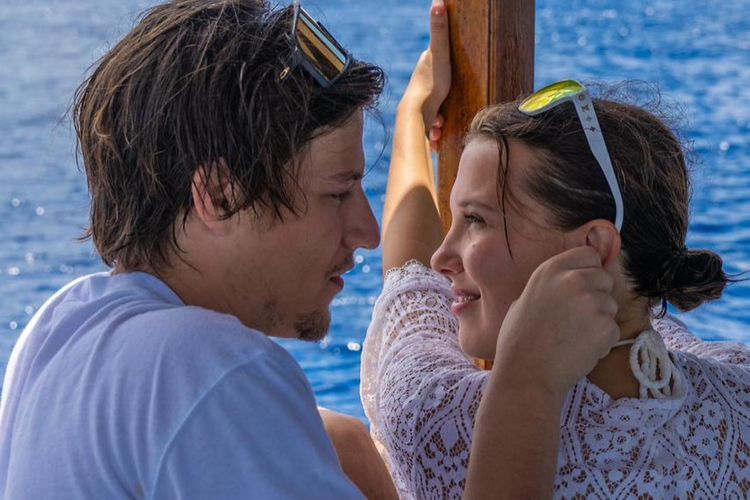 Millie Bobby Brown Umumkan Tunangan dengan Jake Bongiovi di Usia 19 Tahun