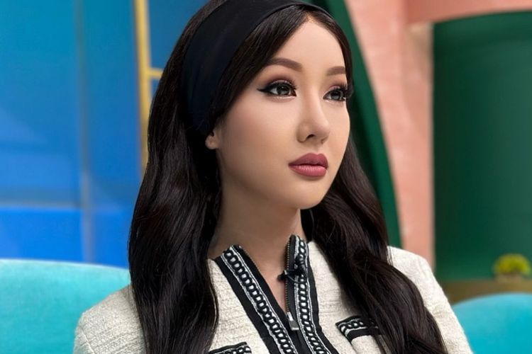 Usai Oplas, Lucinta Luna Pamer Wajah Bak Barbie: Boneka Hidup!