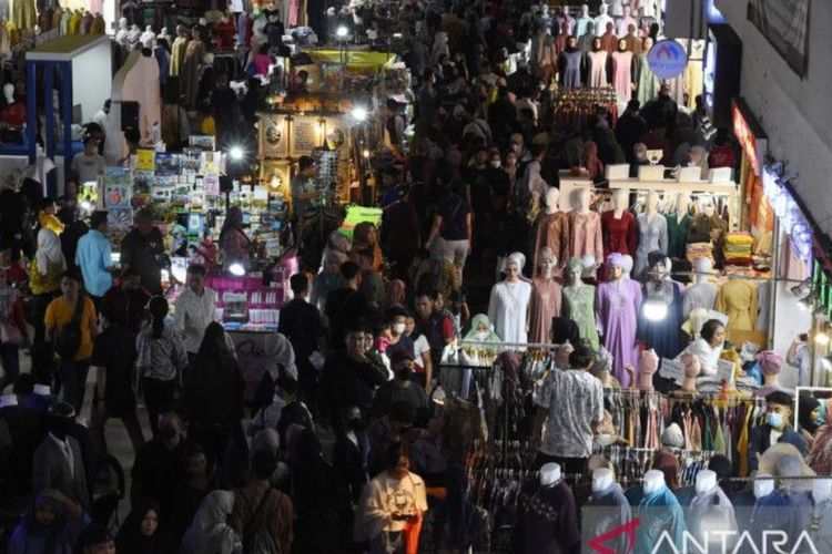 Panen Cuan! Omzet Pedagang Pakaian di Pasar Tanah Abang Tembus Rp12 Juta per Hari